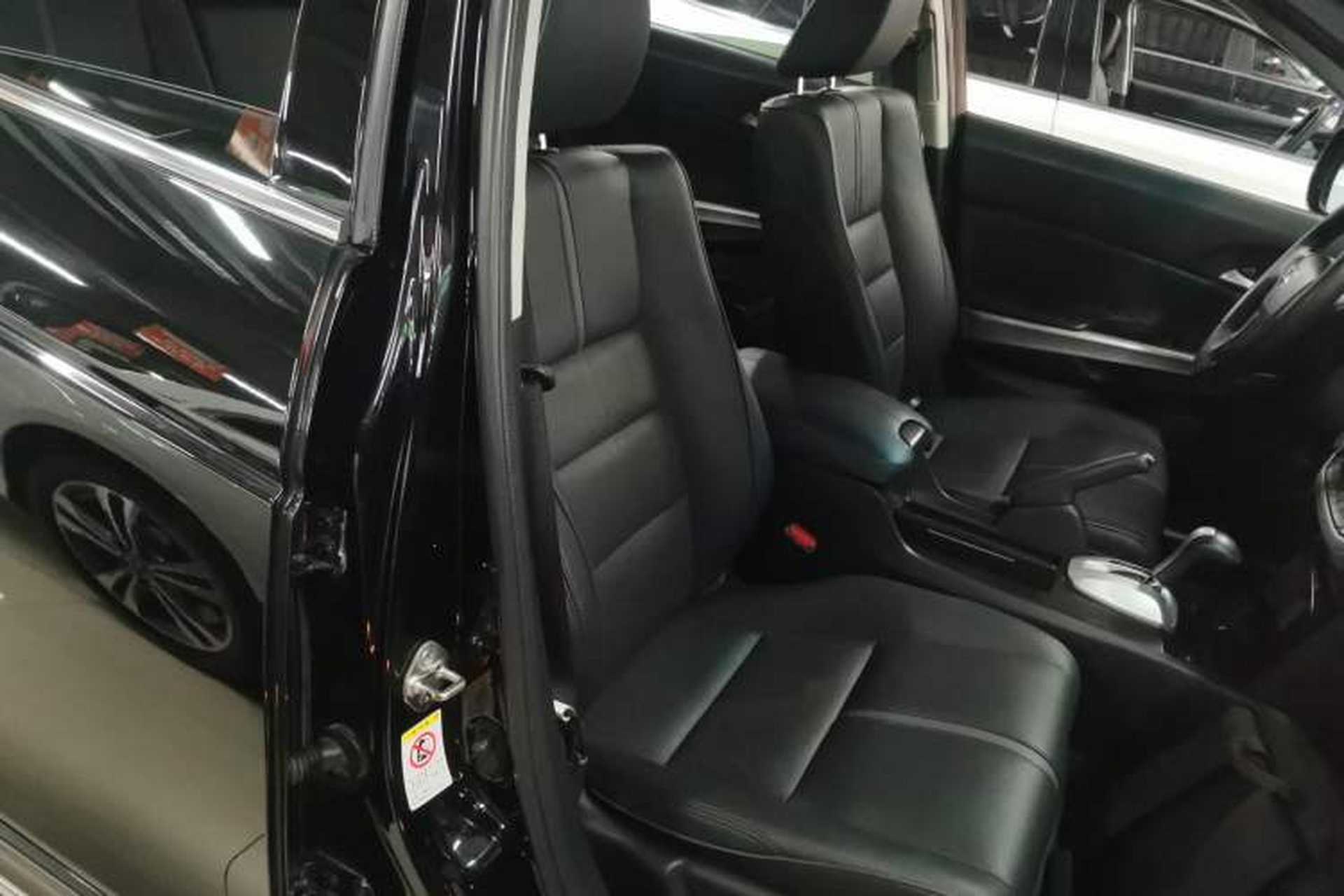 Used Honda Crosstour 2014 2.4L Luxury Edition Right Front Seat