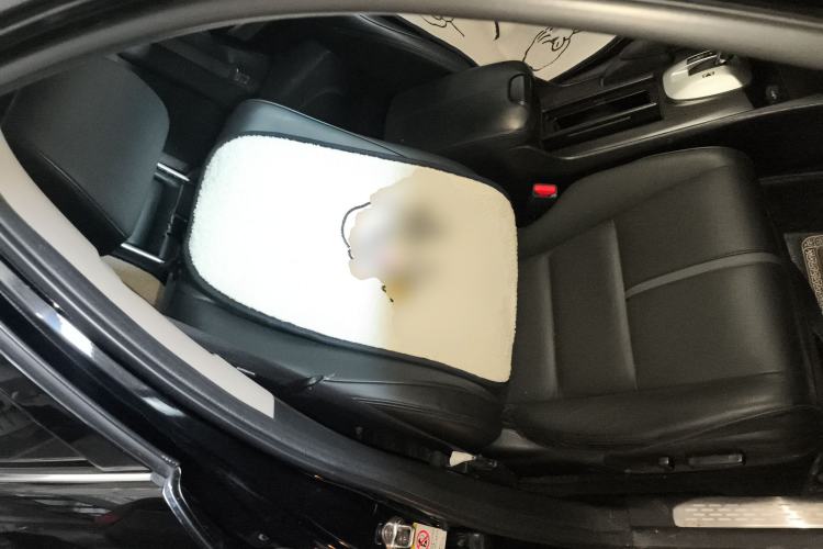 Used Honda Crosstour 2014 2.4L Luxury Edition Right Front Seat