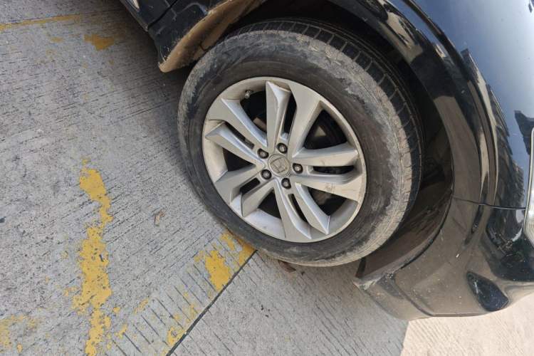 Used Honda Crosstour 2014 2.4L Luxury Edition Right Front Wheel Hub