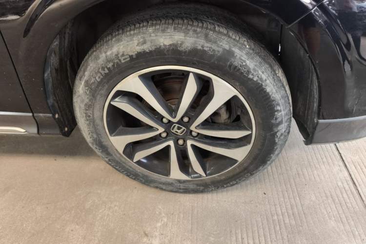 Used Honda Crosstour 2014 3.0L AWD Prestige Edition Right Front Wheel Hub