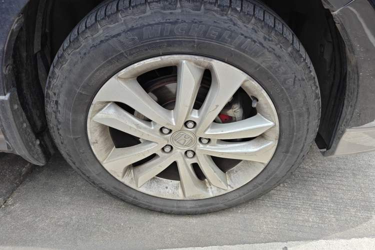 Used Honda Crosstour 2014 2.4L Luxury Edition Right Front Wheel Hub