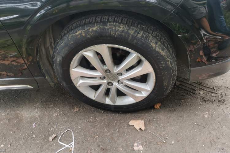 Used Honda Crosstour 2014 2.4L Luxury Edition Right Front Wheel Hub