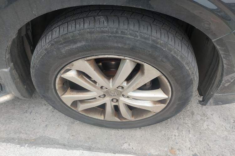 Used Honda Crosstour 2014 2.4L Luxury Edition Right Front Wheel Hub