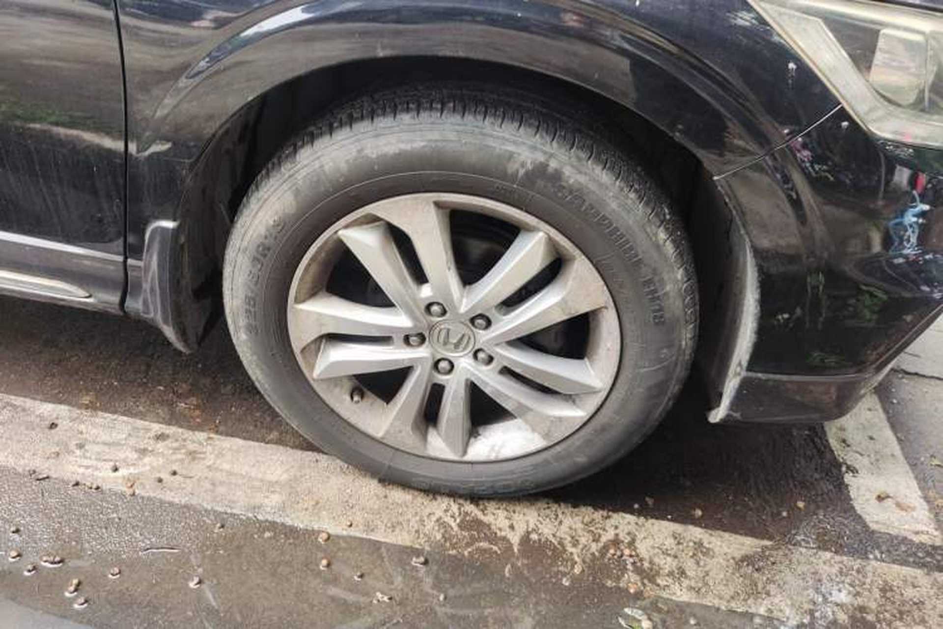 Used Honda Crosstour 2014 2.4L Luxury Edition Right Front Wheel Hub