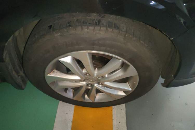 Used Honda Crosstour 2014 2.4L Luxury Edition Right Front Wheel Hub