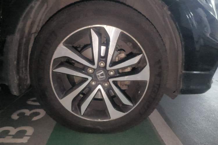 Used Honda Crosstour 2014 2.4L Luxury Edition Right Front Wheel Hub
