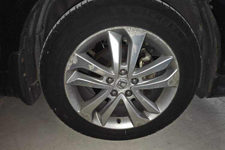 Used Honda Crosstour 2014 2.4L Luxury Edition Right Front Wheel Hub