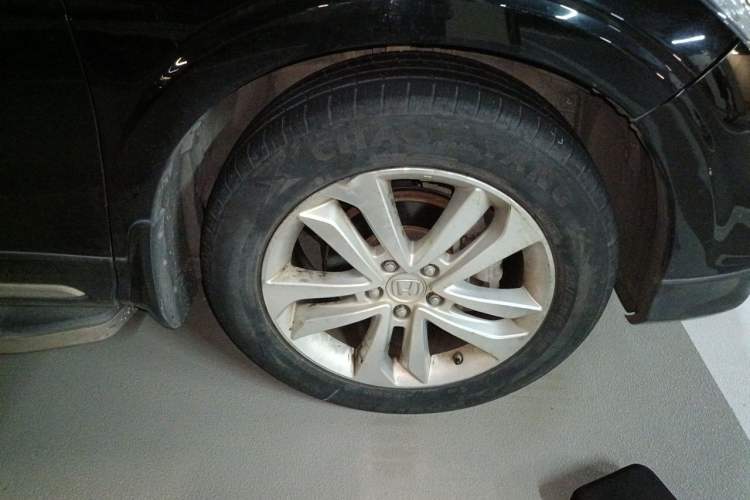 Used Honda Crosstour 2014 2.4L Luxury Edition Right Front Wheel Hub