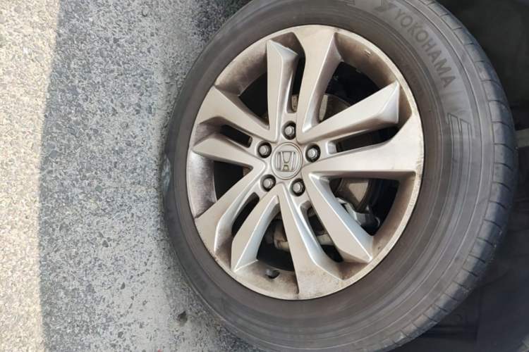 Used Honda Crosstour 2014 2.4L Luxury Edition Right Front Wheel Hub