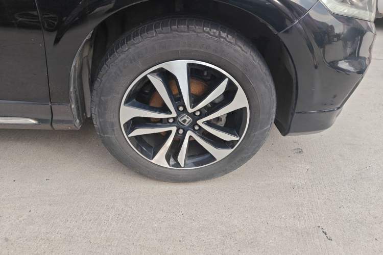 Used Honda Crosstour 2014 3.0L AWD Prestige Edition Right Front Wheel Hub