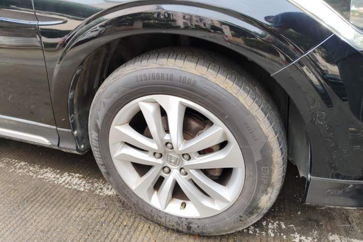 Used Honda Crosstour 2014 2.4L Luxury Edition Right Front Wheel Hub