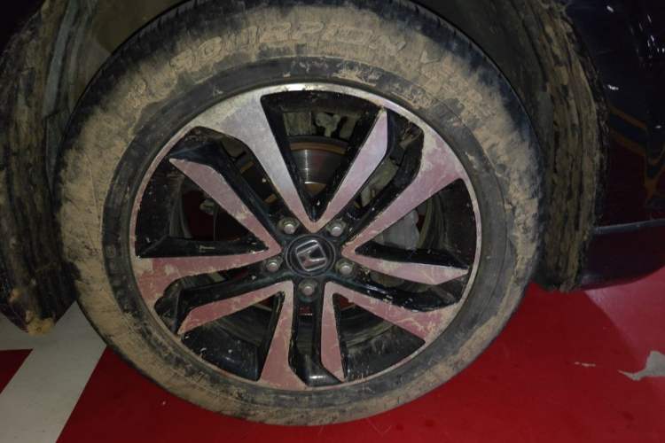 Used Honda Crosstour 2014 3.0L AWD Prestige Navigation Edition Right Front Wheel Hub