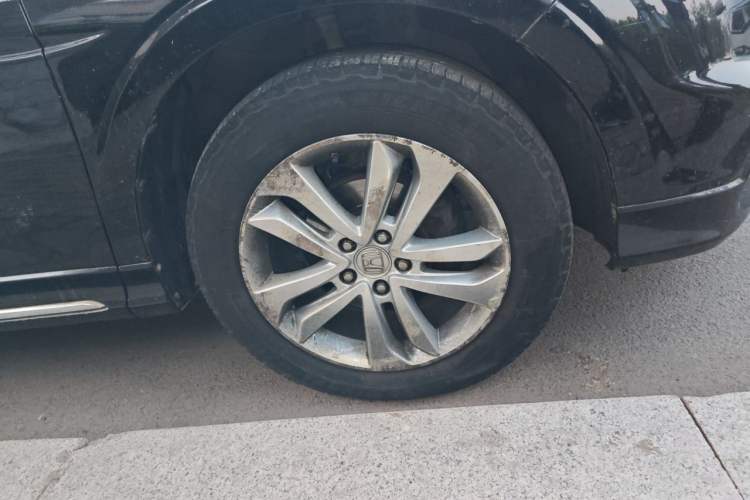Used Honda Crosstour 2014 2.4L Luxury Edition Right Front Wheel Hub