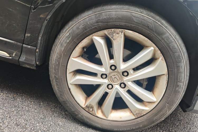 Used Honda Crosstour 2014 2.4L Luxury Edition Right Front Wheel Hub
