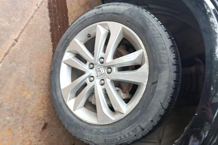 Used Honda Crosstour 2014 2.4L Luxury Edition Right Front Wheel Hub