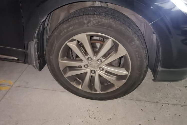 Used Honda Crosstour 2014 2.4L Luxury Edition Right Front Wheel Hub