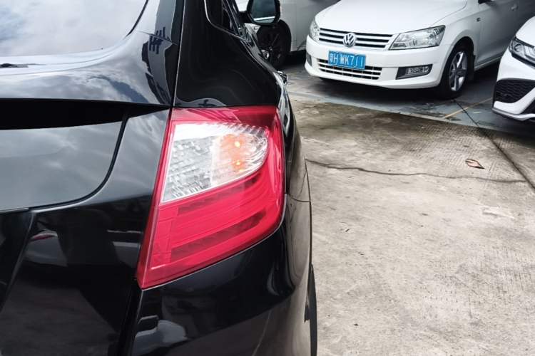Used Honda Crosstour 2014 2.4L Luxury Edition Right Rear Taillight