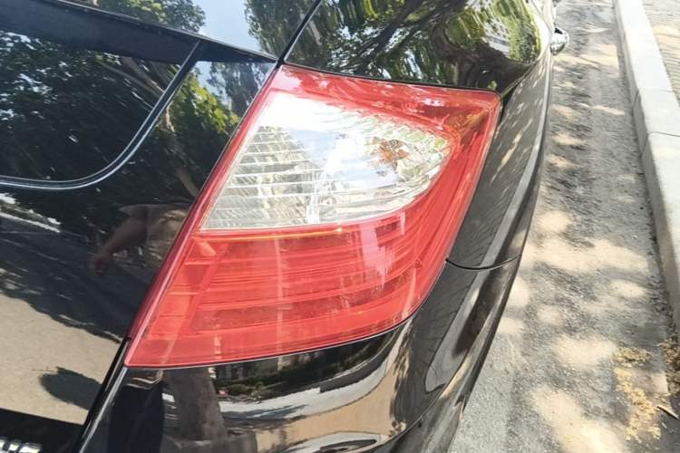 Used Honda Crosstour 2014 2.4L Luxury Edition Right Rear Taillight