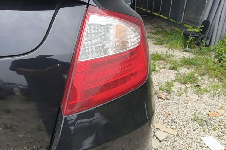 Used Honda Crosstour 2014 2.4L Luxury Navigation Edition Right Rear Taillight