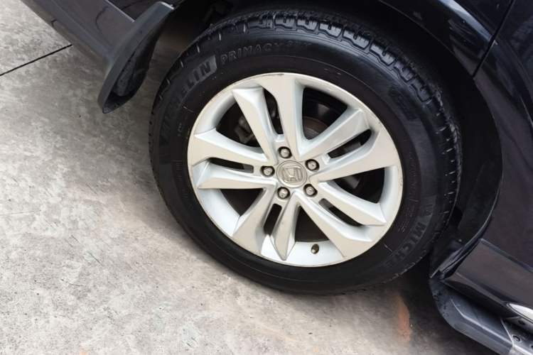 Used Honda Crosstour 2014 2.4L Luxury Edition Right Rear Wheel Hub
