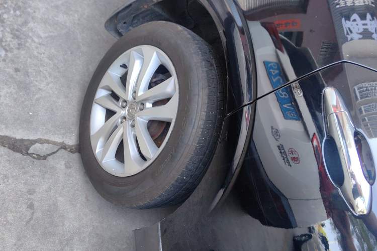 Used Honda Crosstour 2014 2.4L Luxury Navigation Edition Right Rear Wheel Hub