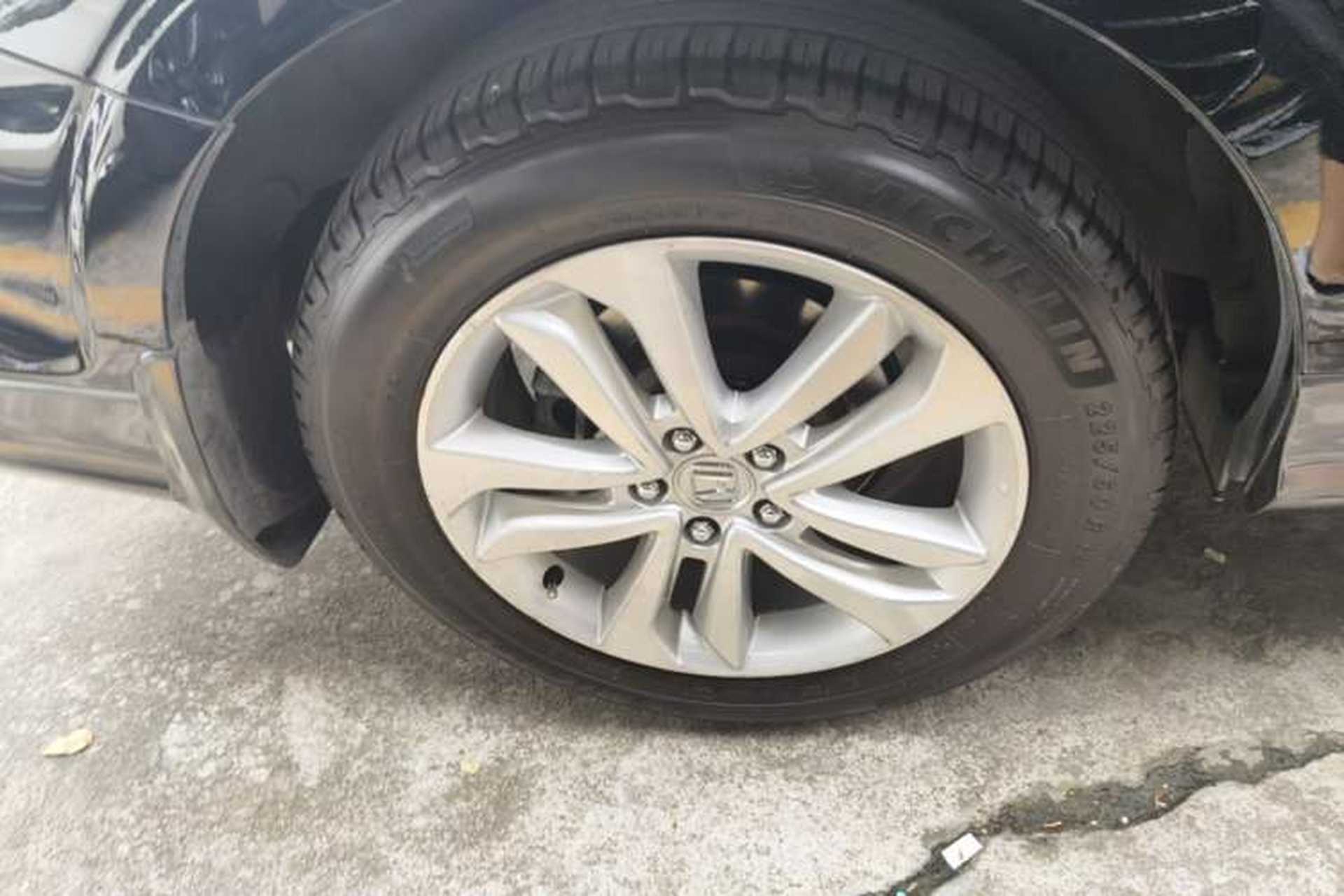 Used Honda Crosstour 2014 2.4L Luxury Edition Right Rear Wheel Hub
