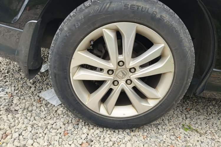 Used Honda Crosstour 2014 2.4L Luxury Navigation Edition Right Rear Wheel Hub