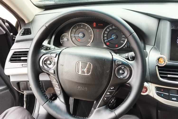 Used Honda Crosstour 2014 2.4L Luxury Edition Steering Wheel