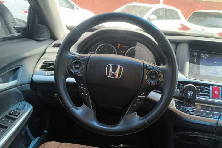 Used Honda Crosstour 2014 2.4L Luxury Edition Steering Wheel