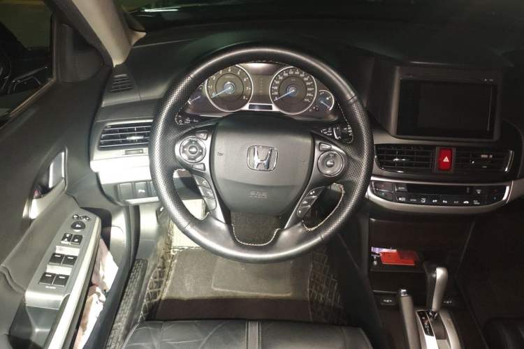 Used Honda Crosstour 2014 2.4L Luxury Edition Steering Wheel