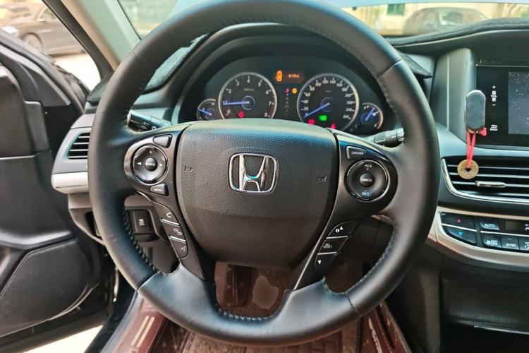 Used Honda Crosstour 2014 2.4L Luxury Edition Steering Wheel