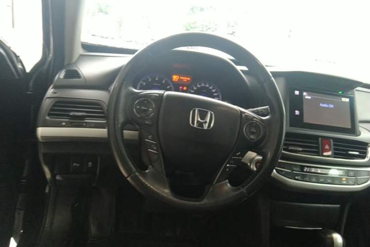 Used Honda Crosstour 2014 2.4L Luxury Edition Steering Wheel