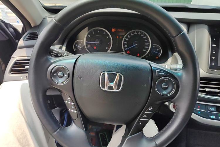 Used Honda Crosstour 2014 2.4L Luxury Edition Steering Wheel