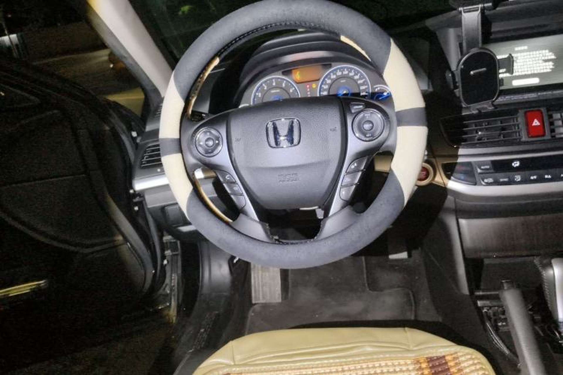 Used Honda Crosstour 2014 2.4L Luxury Navigation Edition Steering Wheel