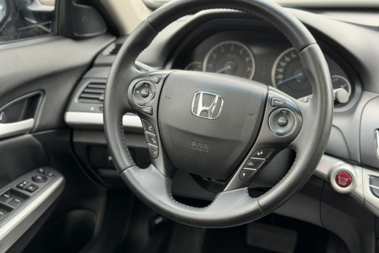 Used Honda Crosstour 2014 2.4L Luxury Edition Steering Wheel