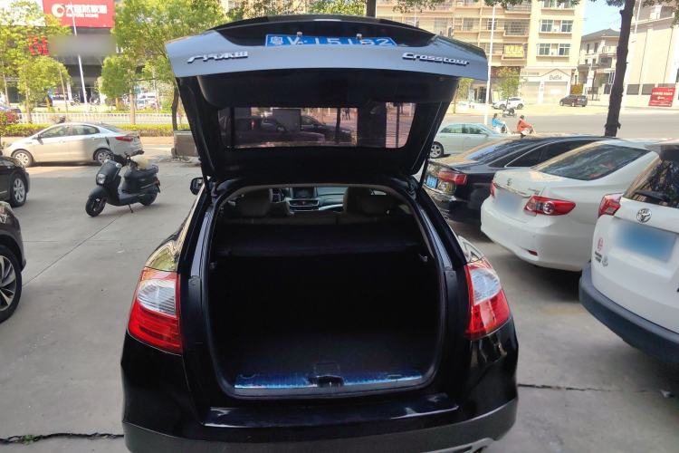 Used Honda Crosstour 2014 2.4L Luxury Navigation Edition Trunk