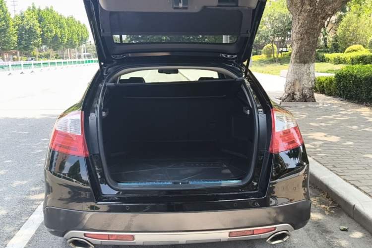 Used Honda Crosstour 2014 2.4L Luxury Edition Trunk