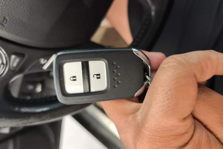 Used Honda Crosstour 2014 3.0L AWD Prestige Edition Vehicle Key