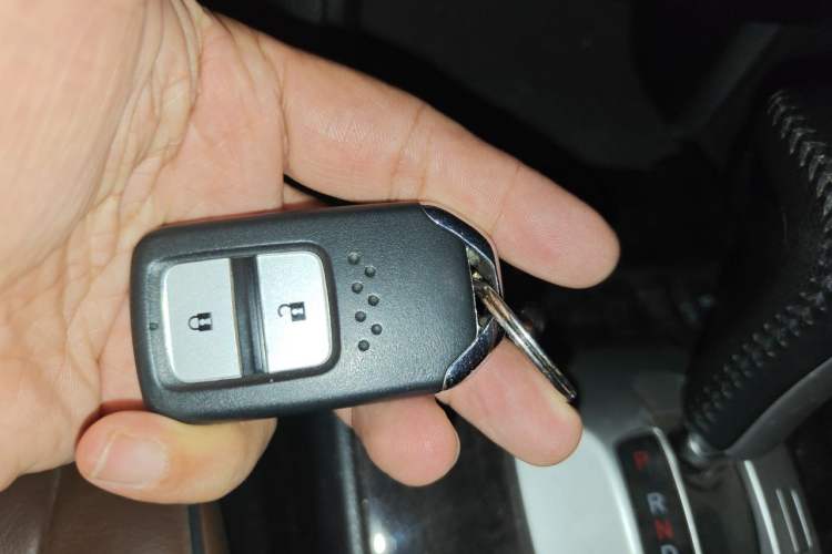 Used Honda Crosstour 2014 3.0L AWD Prestige Navigation Edition Vehicle Key