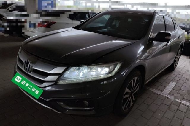 Used Honda Crosstour 2014 2.4L Luxury Navigation Edition