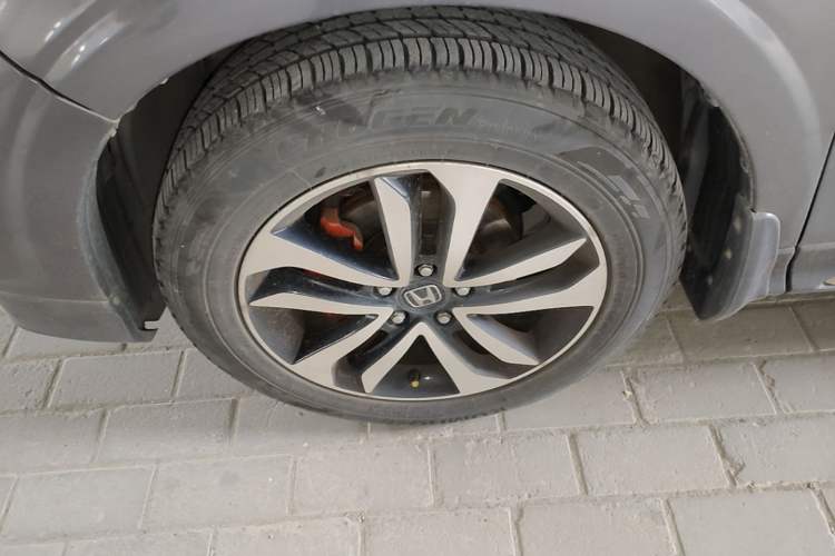 Used Honda Crosstour 2014 2.4L Luxury Navigation Edition Left Front Wheel Hub