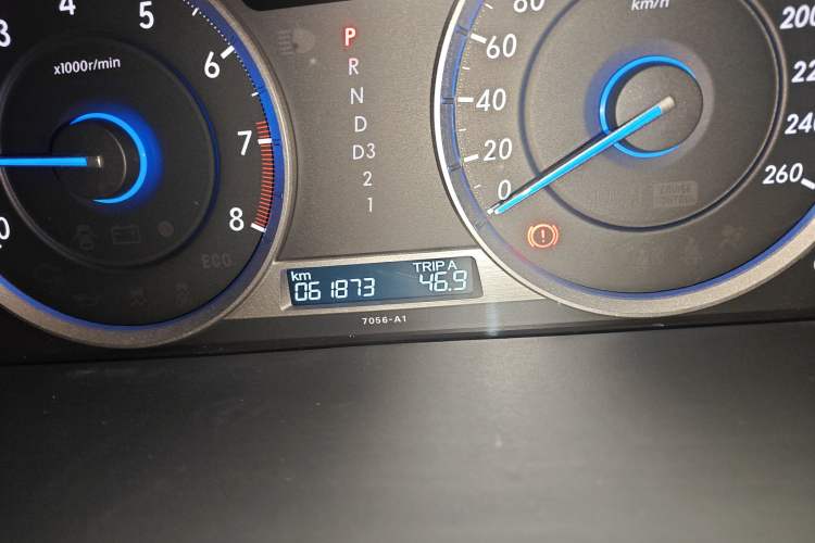 Used Honda Crosstour 2014 2.4L Luxury Edition Odometer Close Up