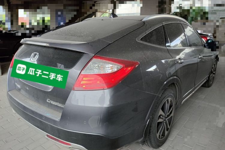 Used Honda Crosstour 2014 2.4L Luxury Navigation Edition Rear Right 45 Deg