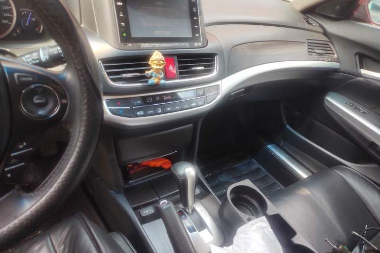 Used Honda Crosstour 2014 2.4L Luxury Navigation Edition Audio And AC Panel