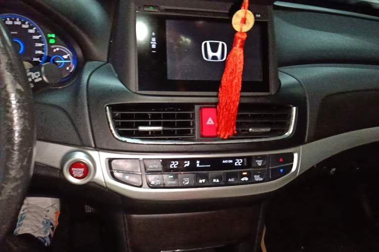 Used Honda Crosstour 2014 2.4L Luxury Edition Audio And AC Panel
