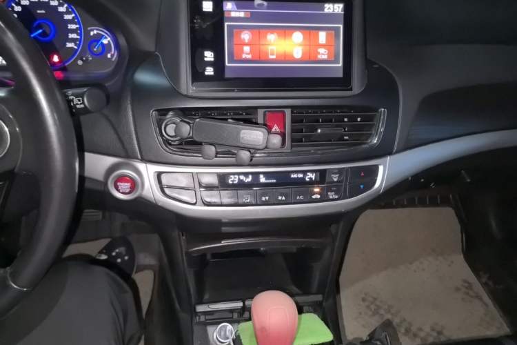 Used Honda Crosstour 2014 2.4L Luxury Edition Audio And AC Panel