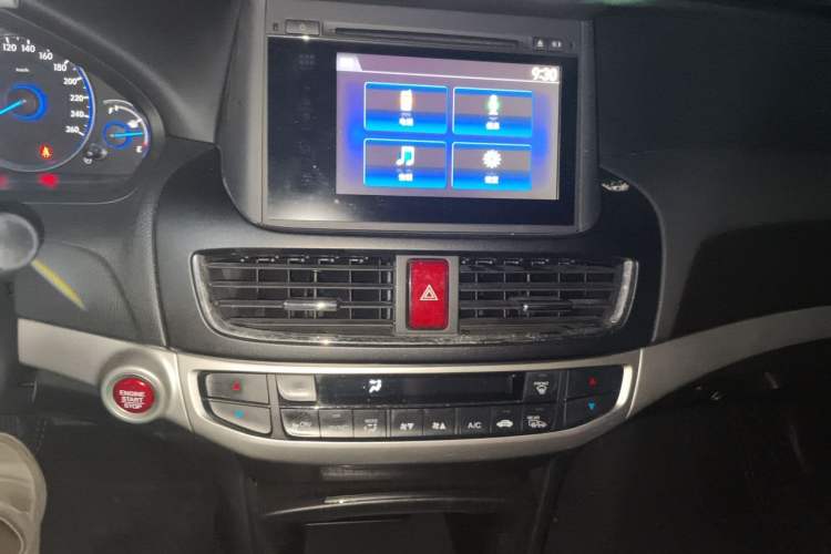 Used Honda Crosstour 2014 2.4L Luxury Edition Audio And AC Panel