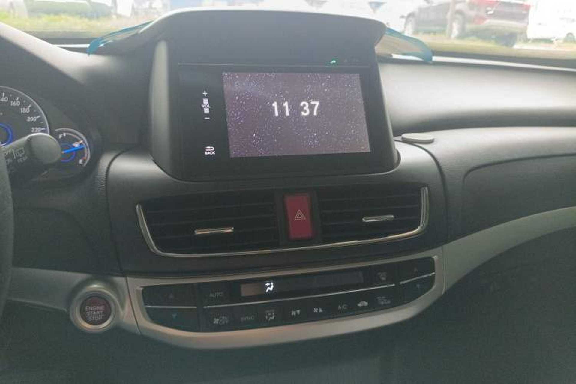 Used Honda Crosstour 2014 2.4L Luxury Edition Audio And AC Panel