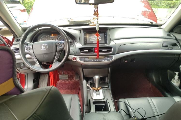 Used Honda Crosstour 2014 2.4L Luxury Edition Center Console