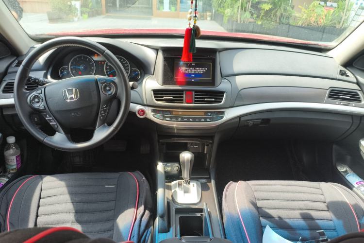 Used Honda Crosstour 2014 2.4L Luxury Edition Center Console